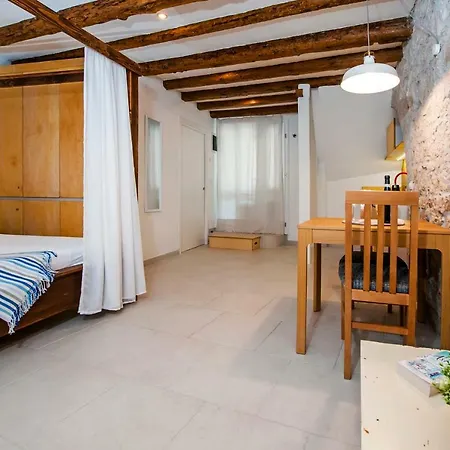 House Graziella 罗维尼