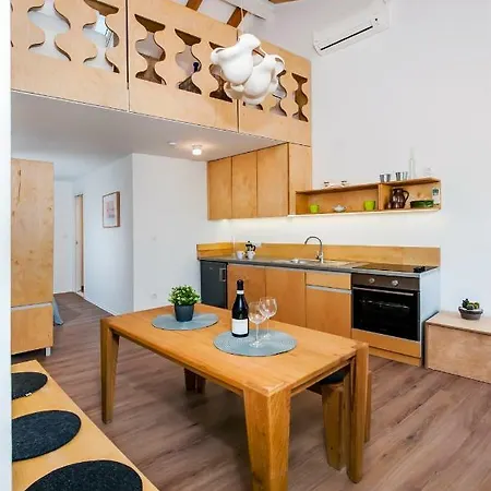 House Graziella * 罗维尼